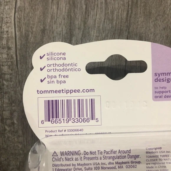 Tommee Tippee BPS Free/glow in the dark set of 2 pacifiers. Brand New in case. - Picture 3 of 3